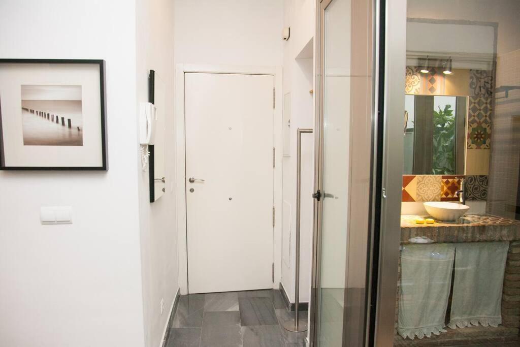 Beautiful Silent Apartment Private Parking Séville Extérieur photo