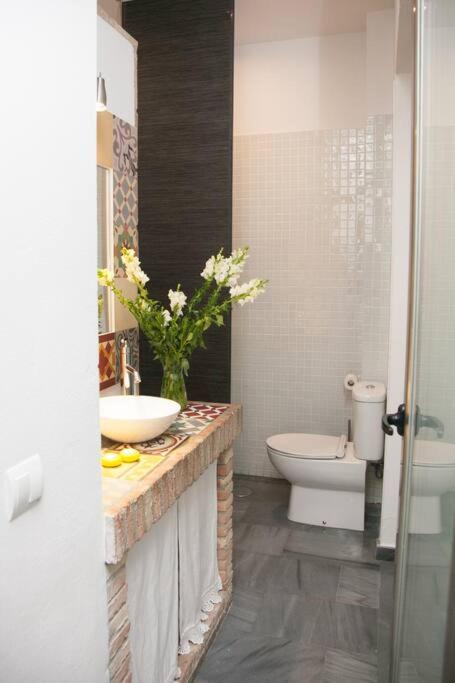 Beautiful Silent Apartment Private Parking Séville Extérieur photo